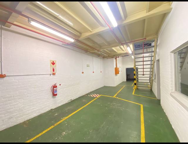 249M² WAREHOUSE TO LET IN BELLVILLE SOUTH